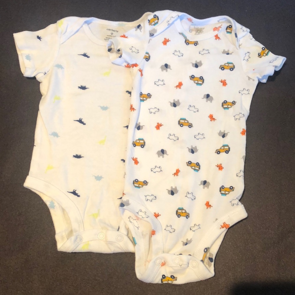 Carter’s 9 month boy bodysuits
